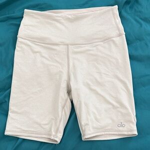 ALO Yoga Glitter Cream Bike Shorts